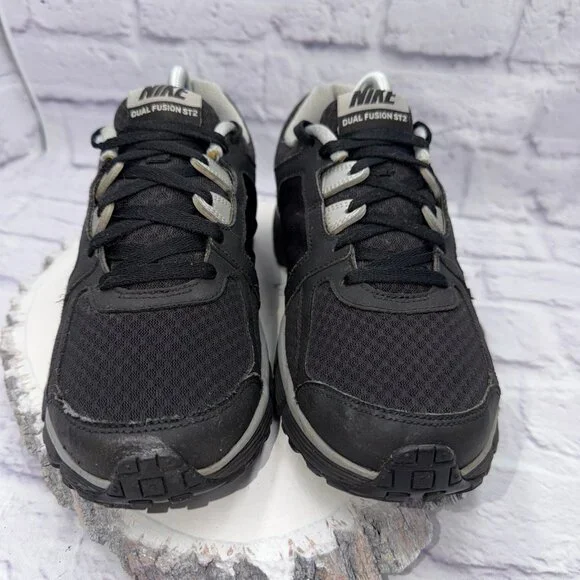 Nike Dual Fusion ST2 Womens Size 9.5 Black Sliver Training Shoes Sneakers - Picture 2 of 11
